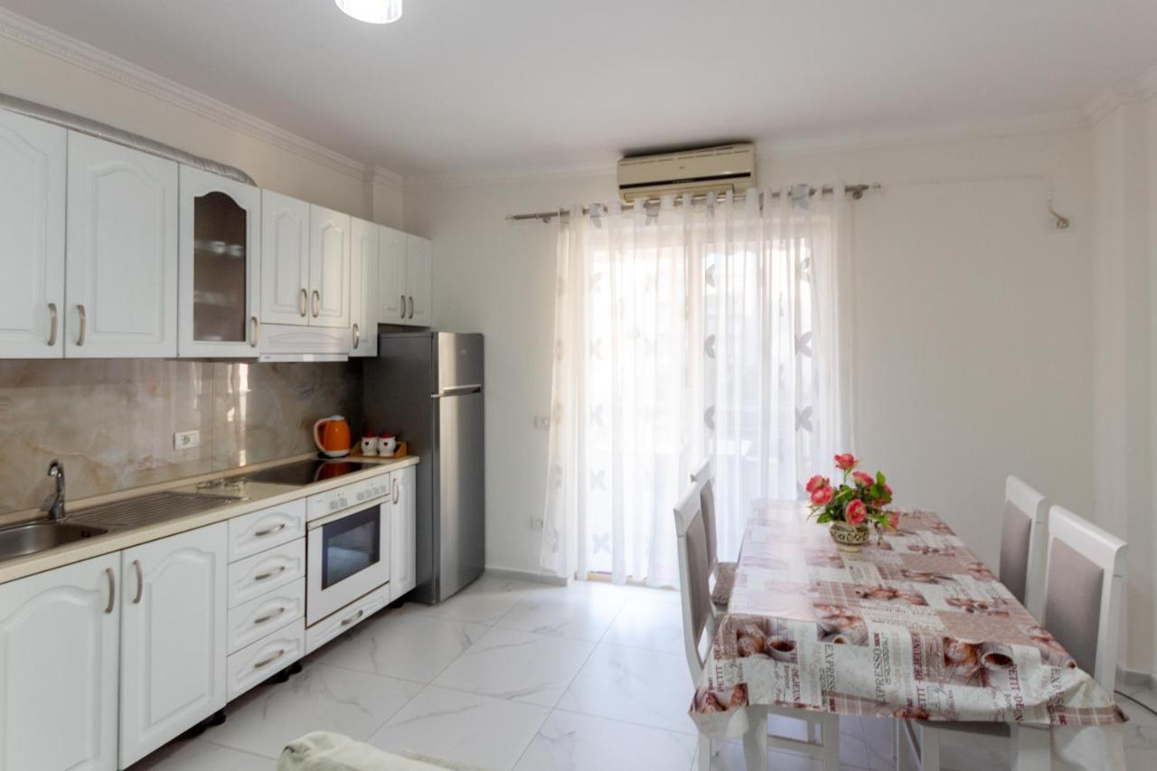 Comfortable Apartment Next To The Beach Durrës Exteriör bild