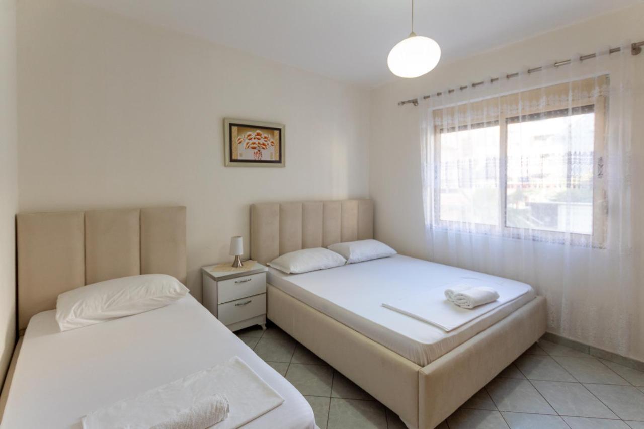 Comfortable Apartment Next To The Beach Durrës Exteriör bild