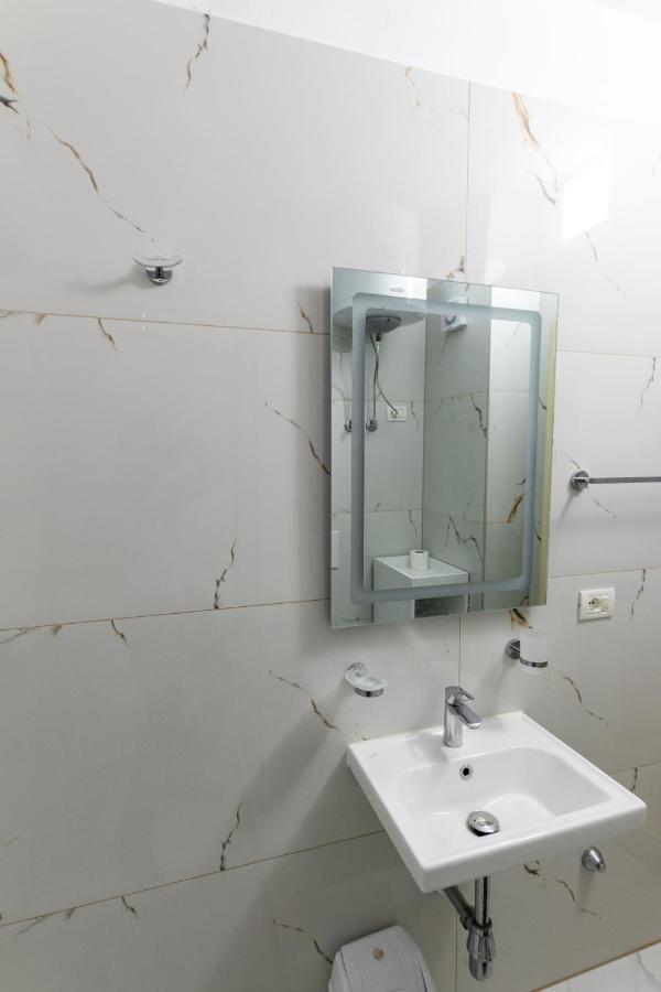 Comfortable Apartment Next To The Beach Durrës Exteriör bild