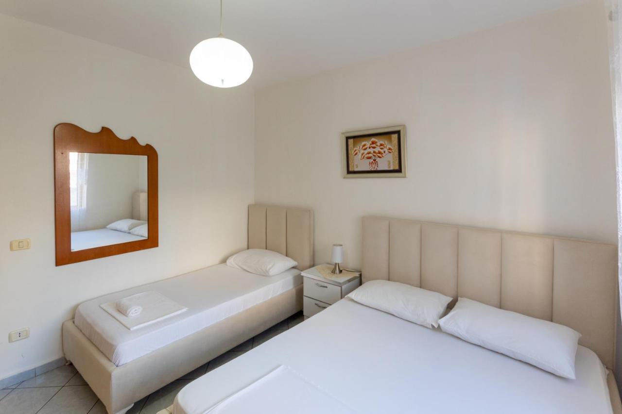 Comfortable Apartment Next To The Beach Durrës Exteriör bild