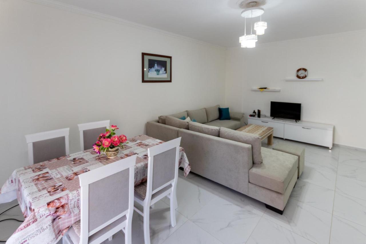 Comfortable Apartment Next To The Beach Durrës Exteriör bild