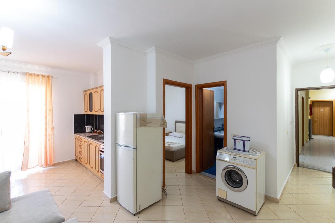 Comfortable Apartment Next To The Beach Durrës Exteriör bild